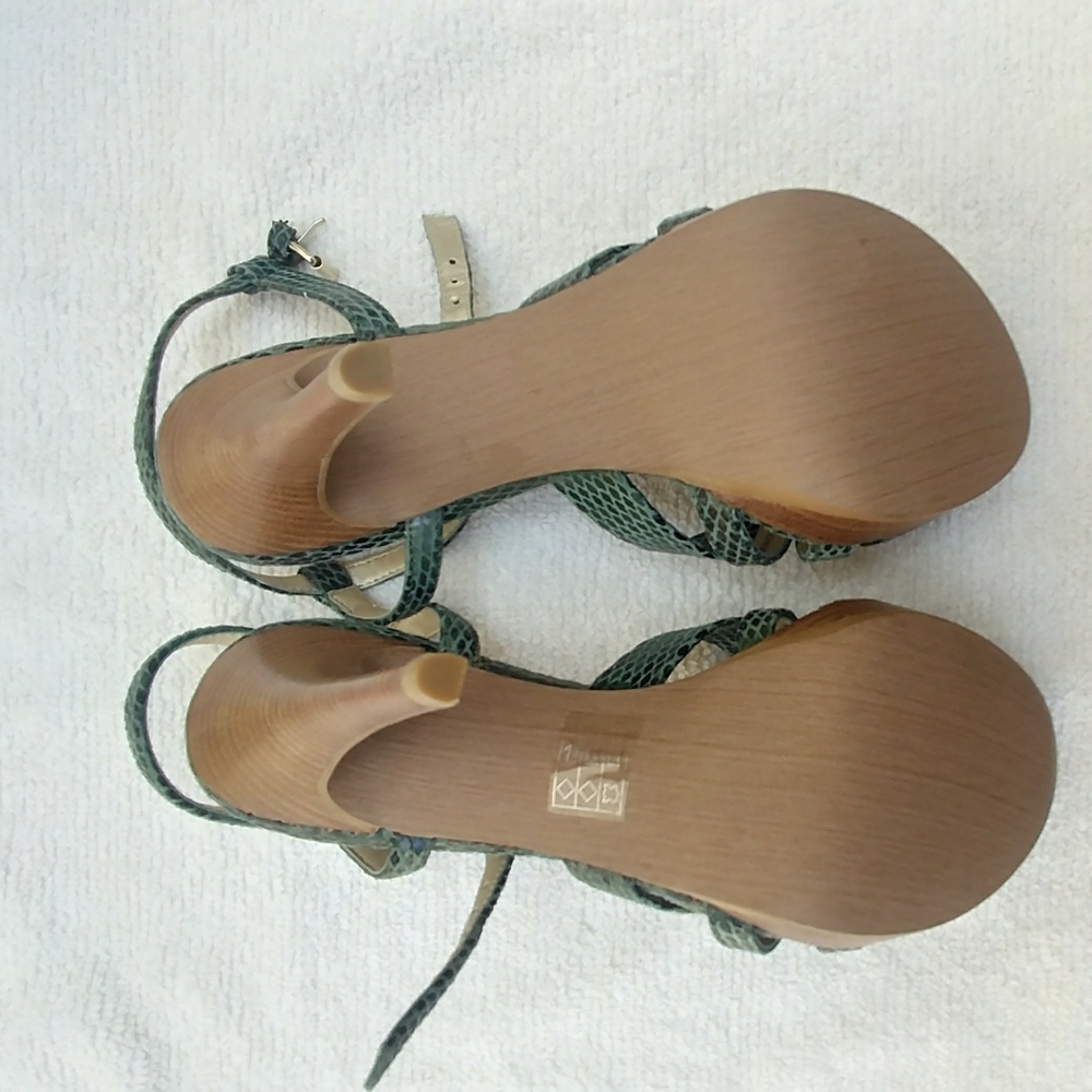 Shoes - Picture 4 of 5